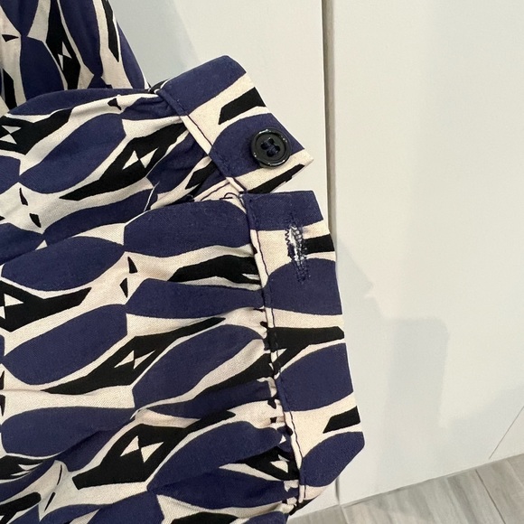 NWOT Yerse long sleeve blouse with gathered neck & sleeves. - Picture 8 of 10